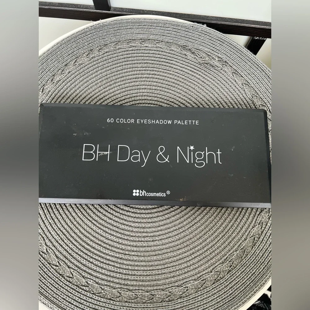 BH Cosmetics 60 color Day & Night Eyeshadow Palette Festival Rave